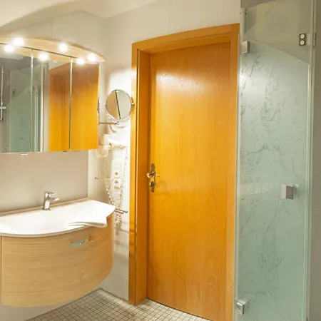 Alte Krone Hotel Mittelberg