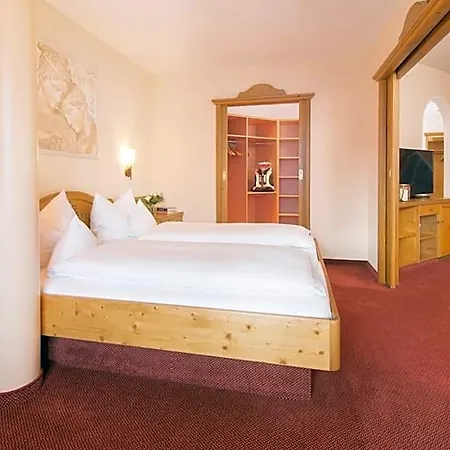 Hotel Alte Krone 3*