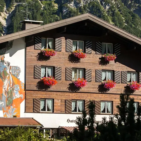 Hotel Alte Krone 3*
