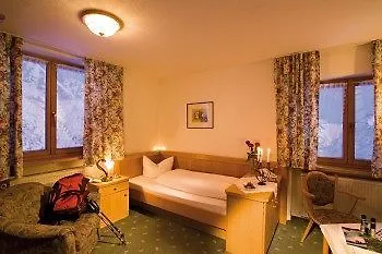 Alte Krone מלון 3*