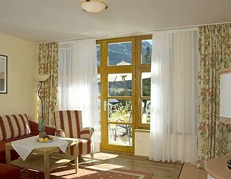 Alte Krone فندق 3*