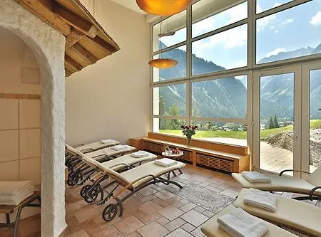 Alte Krone Hotel Mittelberg