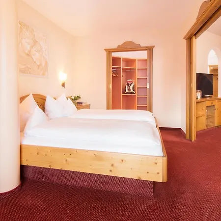 فندق Alte Krone 3*