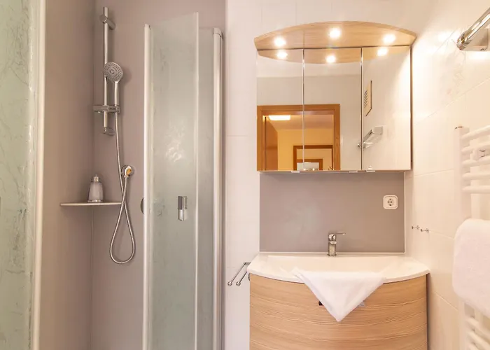 Alte Krone Hotel Mittelberg