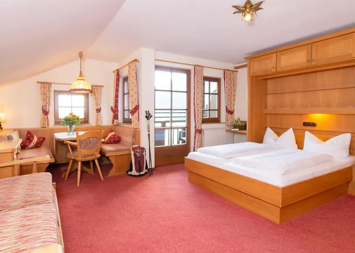 Hotel Alte Krone Mittelberg