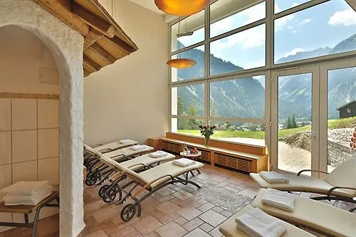 Alte Krone Hotel Mittelberg